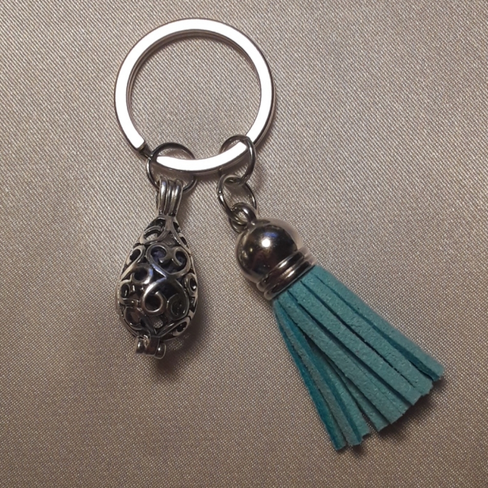Essential Oil Diffuser Keychains - Picture 2 of 8